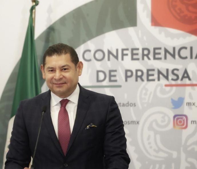 Señala el senador Alejandro Armenta que el Presidente da prioridad a la economía al reestructurar la deuda