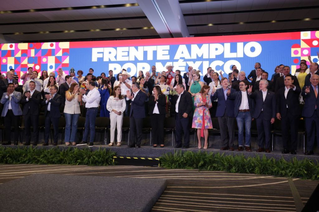 La oposición, denominada ahora Frente Amplio Por México, da el banderazo de salida para las precampañas