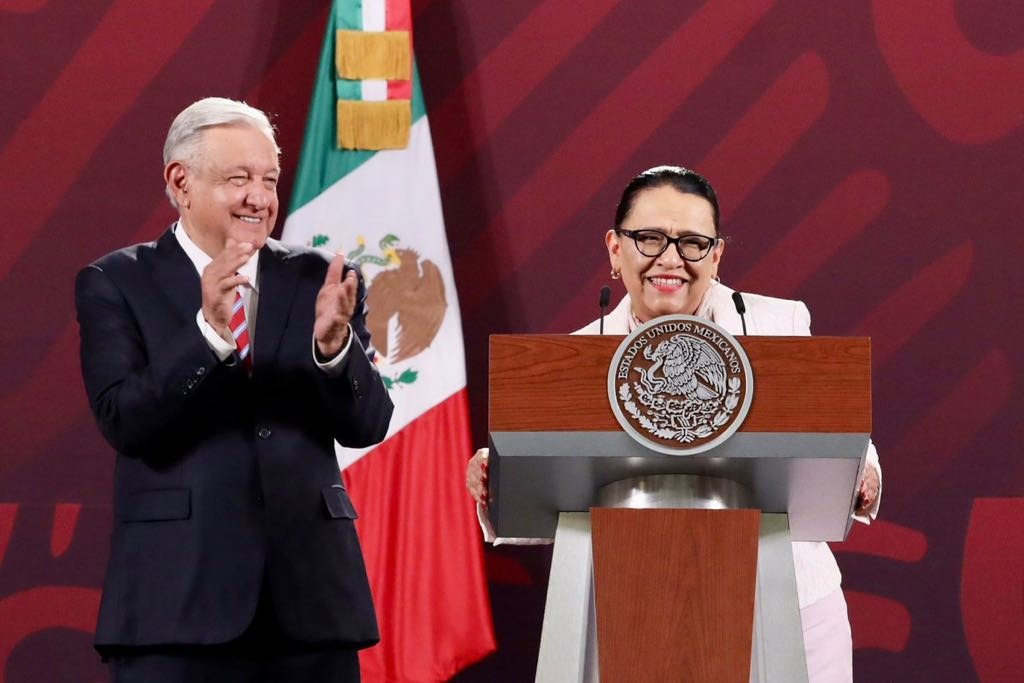 El Presidente López Obrador y Rosa Icela Rodríguez, en La Mañanera