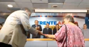 Beatriz Paredes no pedirá licencia