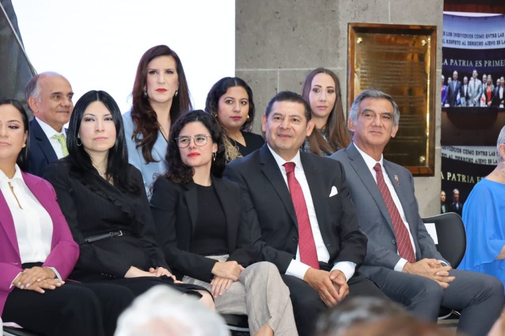 Presenta senador Alejandro Armenta informe como presidente del Senado de la República y asiste la secretaria de Gobernación, Luisa María Alcalde