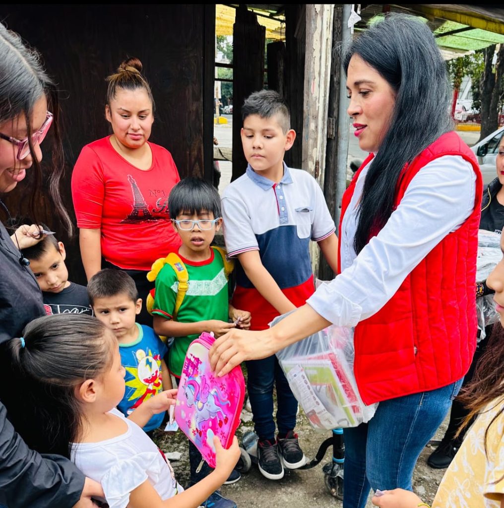 La legisladora Sánchez Barrios en el Módulo de Atención, Orientación y Quejas Ciudadanas ofrece también cursos de regularización a estudiantes .