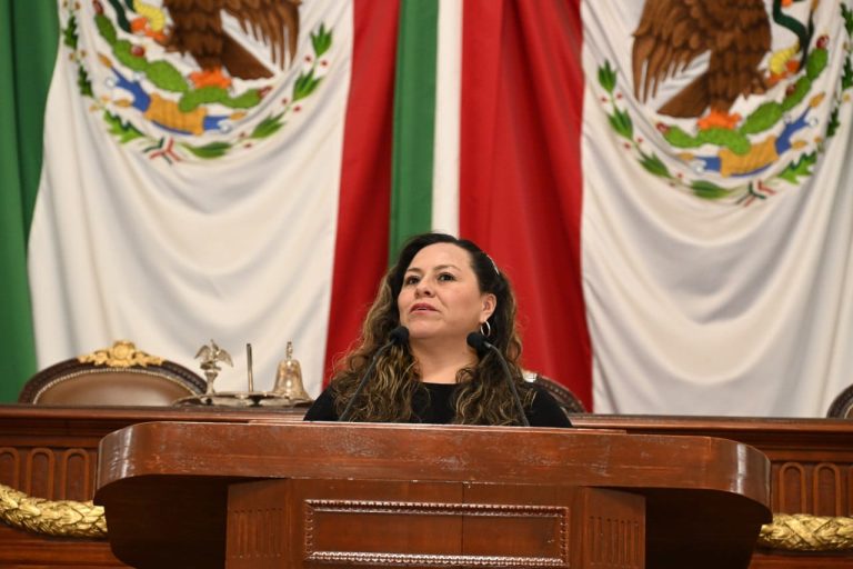 Diputada del PRI Mónica Fernández César, presentó una iniciativa de reformas al Reglamento del Congreso de la Ciudad de México.