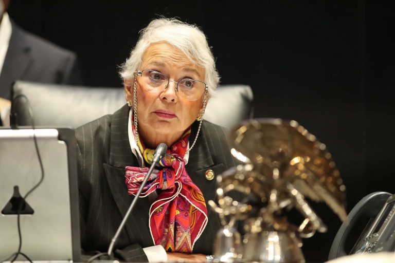 La senadora, ministra en retiro, Olga Sánchez Cordero, confió al líder sindical del Poder Judicial que defenderá cuatro de los 13 fideicomisos.