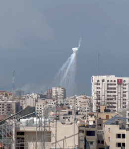 Israel comete crímenes de guerra al bombardear con fósforo blanco comunidades civiles en Palestina