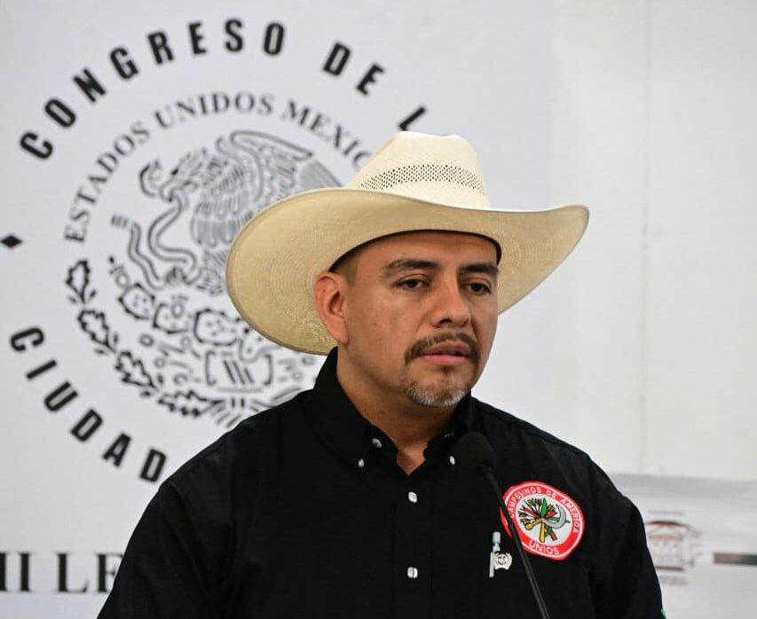 Las grandes ciudades crecen hacia arriba, no hacia los lados, ni destruyendo las áreas de protección y los bosques, señaló Rodrigo Lara.