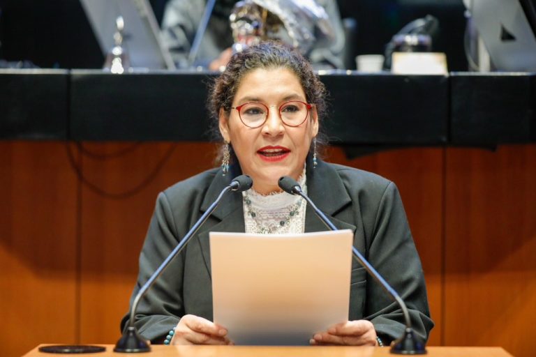 López Obrador designó a Lenia Batres Guadarrama como nueva ministra de la Suprema Corte.