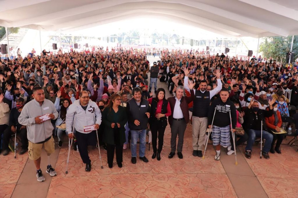 El Gobierno Federal realizó la entrega de tarjetas de la Pensión Universal para el Bienestar de las Personas con Discapacidad en el municipio de Tecámac