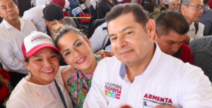El candidato a la gubernatura del estado de Puebla por la Megacoalición "Sigamos Haciendo Historia" Alejandro Armenta.