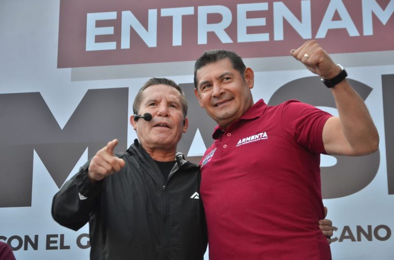 El candidato de Morena y la Megacoalición Alejandro Armenta en compañía del campeón mundial de boxeo, Julio César Chávez.
