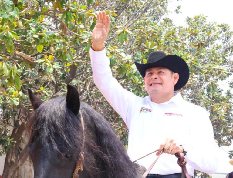 Alejandro Armenta candidato a la gubernatura del estado por la Megacoalición “Sigamos Haciendo Historia” acompañado de su esposa Cecilia Arellano, presentó el programa denominado Transformemos el Campo Poblano.