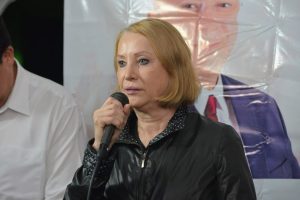 La candidata del PRIAN quisiera equiparar declinación de Heberto Castillo con lo que le piden al candidato de MC