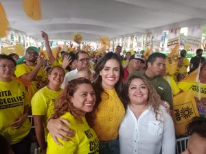 Rita Cecilia, dirigente del Movimiento Nueva Aztlán, agradeció a vecinos participar en este evento masivo