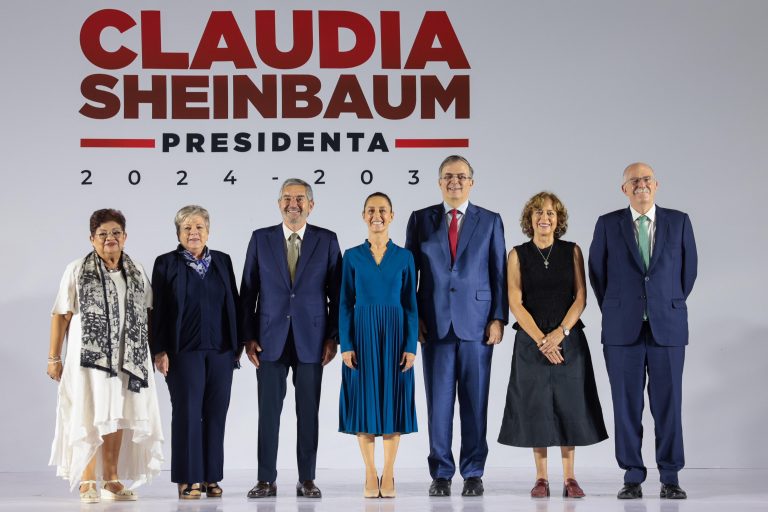 Será Marcelo Ebrard, Rosaura Ruiz Gutiérrez, Juan Ramón de la Fuente, Julio Berdegué, Alicia Bárcena y Ernestina Godoy, quienes formen parte de su equipo de gobierno.