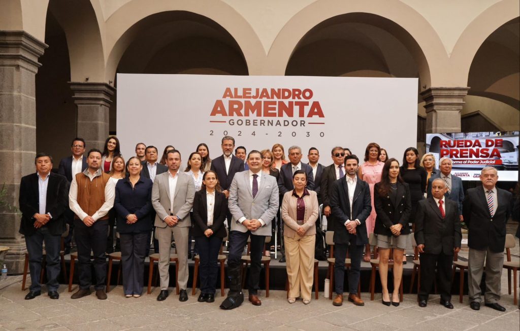 La visión del nuevo gobierno de Puebla es trabajar cercano a la gente.