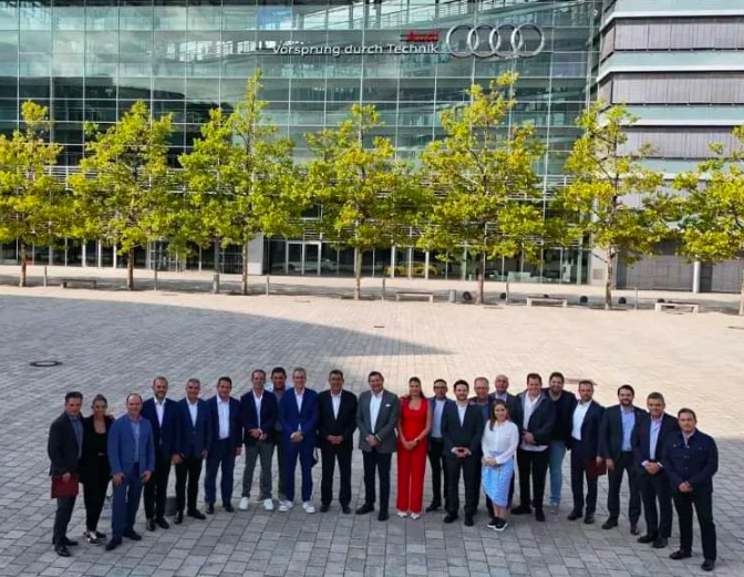 Durante la gira en Alemania, Armenta se reuniño con Gerd Walker, jefe mundial de Producción de Audi.