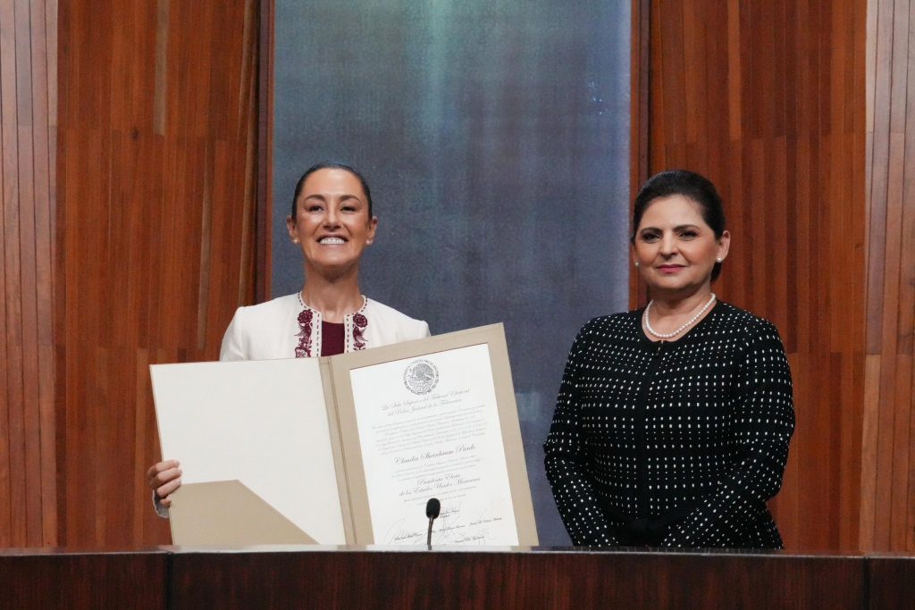 Claudia Sheinbaum recibe su constancia de Presidenta electa