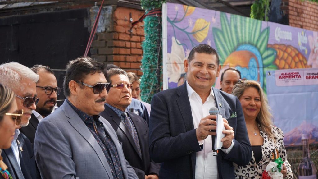 El gobernador electo, Alejandro Armenta, recordó que en Puebla se construirá la Primera Fábrica de Paneles Solares con capital migrante.