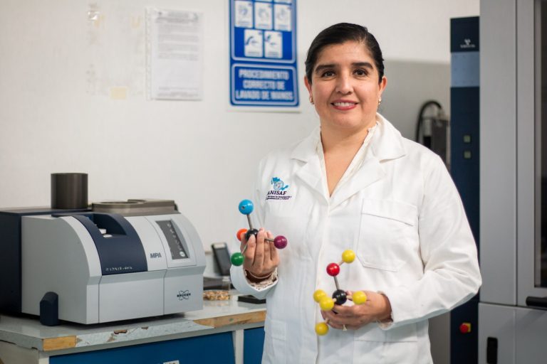 Chapingo celebra el Día Nacional del Maíz con el simposio virtual “Con ciencia de maíz en el laboratorio Lanisaf”. La dra. Alma Leticia Saucedo Yáñez, organizadora.