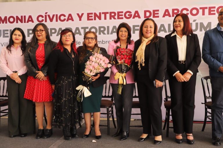 Reconoce presidenta municipal de Tecámac, Rocío Miguel Hernández, labor de Mariela Gutiérrez en infraestructura educativa