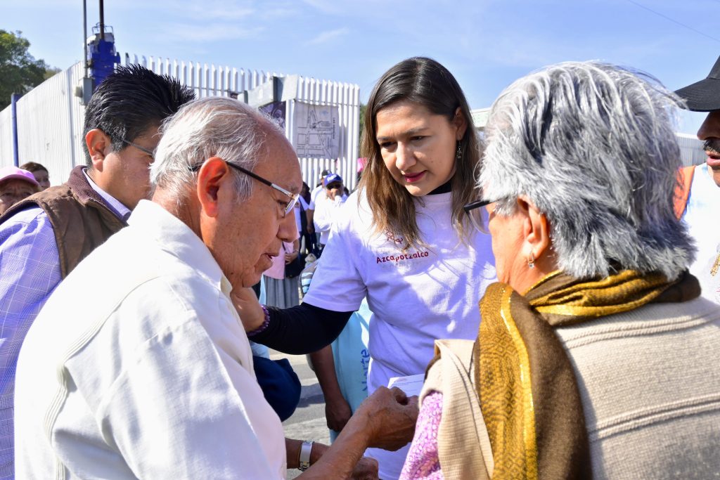 Originarios de Azcapotzalco agradecieron el apoyo que ha mostrado la titular para conservar las tradiciones y riqueza cultural de la alcaldía.