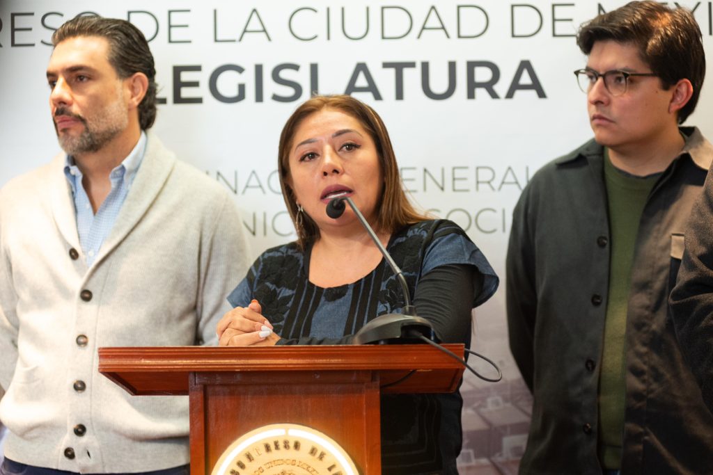 Diputadas y diputados pidieron a las y los jóvenes abogados inscribirse en el proceso, al cual calificaron de democrático y transparente.