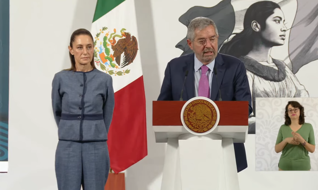 Ordena Sheinbaum dar atención consular a mexicanos en Estados Unidos