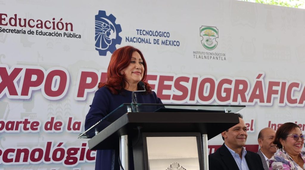 Las prioridades de este gobierno municipal es que los alumnos no tengan que desplazarse a otros municipios: Rosi Wong, alcaldesa de Tecámac.