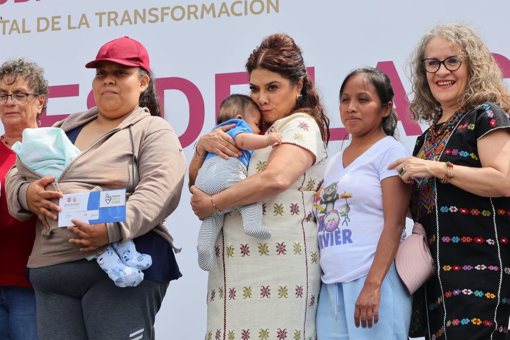 Niñas y niños que nazcan en la Ciudad de México tendrán apoyo económico garantizado, afirma Clara Brugada en entrega de programa Desde la Cuna.