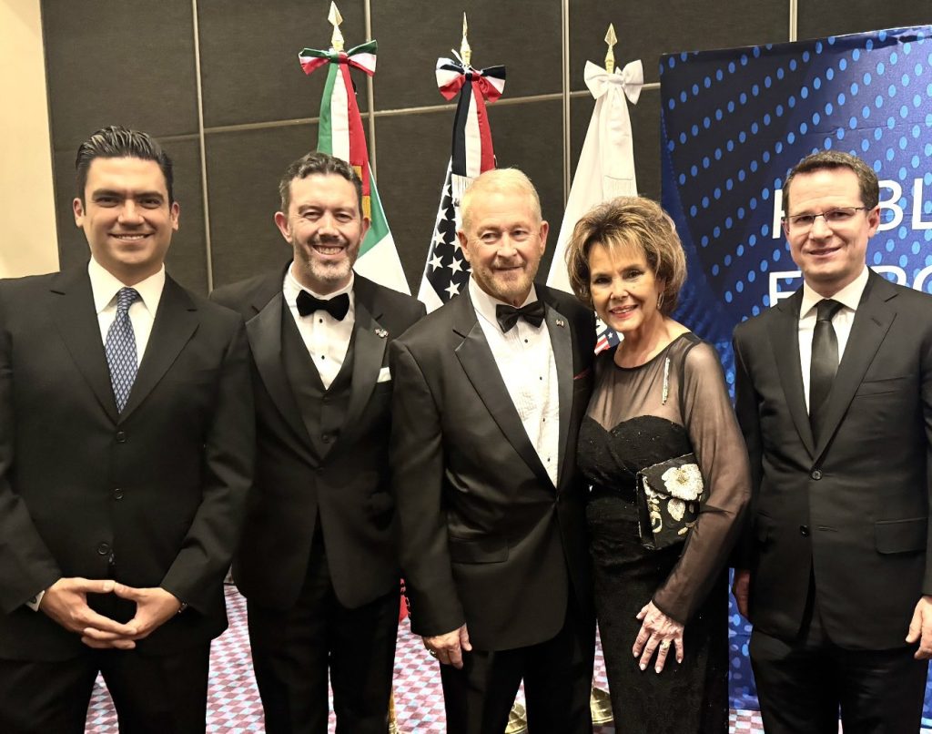 En Mayo de 2025 líderes del PAN se reunieron con el embajador gringo; días después comenzaron a pedir la intervención de ese país en México