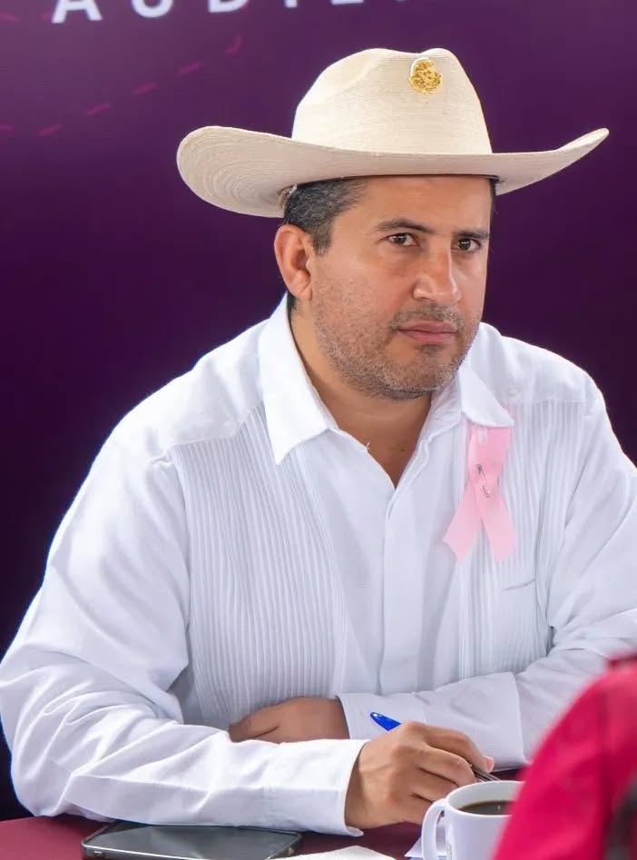 Los medios de comunicación y comentócratas, como mercenarios de la tragedia, aprovechan la muerte de Carlos Manzo