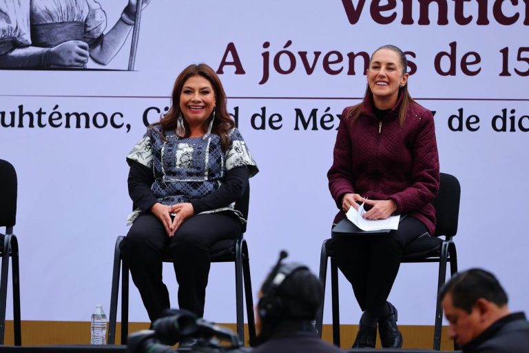 La Presidenta Sheinbaum y la Jefa de Gobierno, Clara Brugada, encabezaron la entrega de millones de libros en México y Latinoamérica
