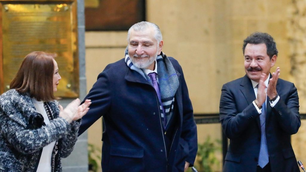 Adán Augusto López Hernández anunció que se retira de la coordinación del grupo parlamentario de Morena en el Senado.