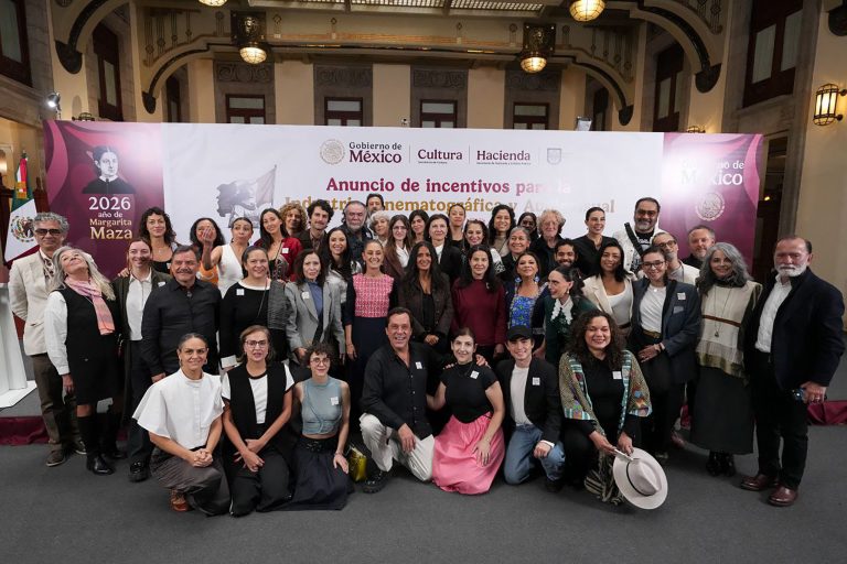 Presidenta Claudia Sheinbaum anuncia Plan Integral de Apoyo al Cine Nacional; incluye un incentivo fiscal de 30% del ISR a proyectos realizados en el país.