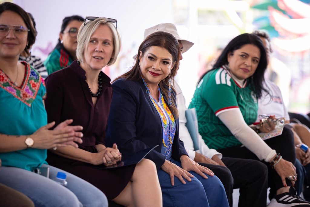 Inaugura Clara Brugada canchas “Pioneras del 71”. Pide llevar el Mundial a todos los territorios y mediante el fútbol combatir la desigualdad.