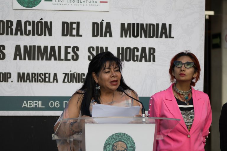 Gracias por sumarse a esta iniciativa a Agatan Cdmx y a Escuadron K7: diputada Marisela Zúñiga, acompañada de Ana Villagrán de Agatan CDMX.