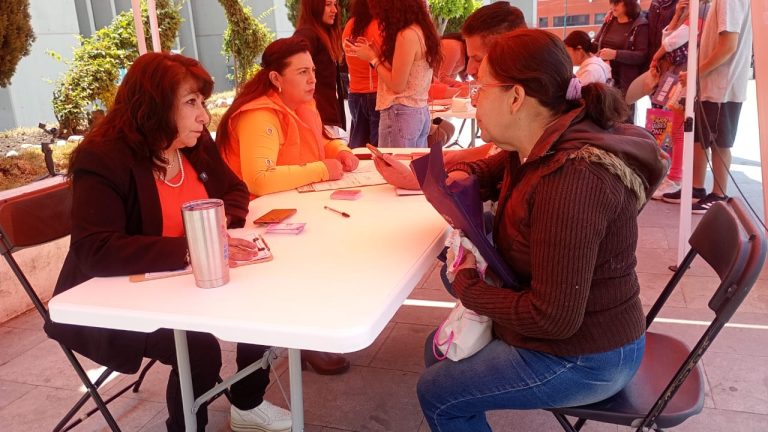 “En el trabajo en calle es donde realmente escuchamos lo que falta por hacer y atender a nuestros vecinos”, subrayaron las concejalas Claudia Anay Rosiles Carballo, Rosalía Villasana Miranda y Susana Penélope Ascanio García.